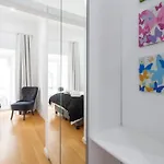 Sao Vicente Bedrooms 3* Lisbona